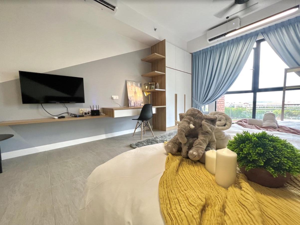 Free Parking # 2 Bed Family Bellsuite - Sepang Klia Kota Warisan Dış mekan fotoğraf
