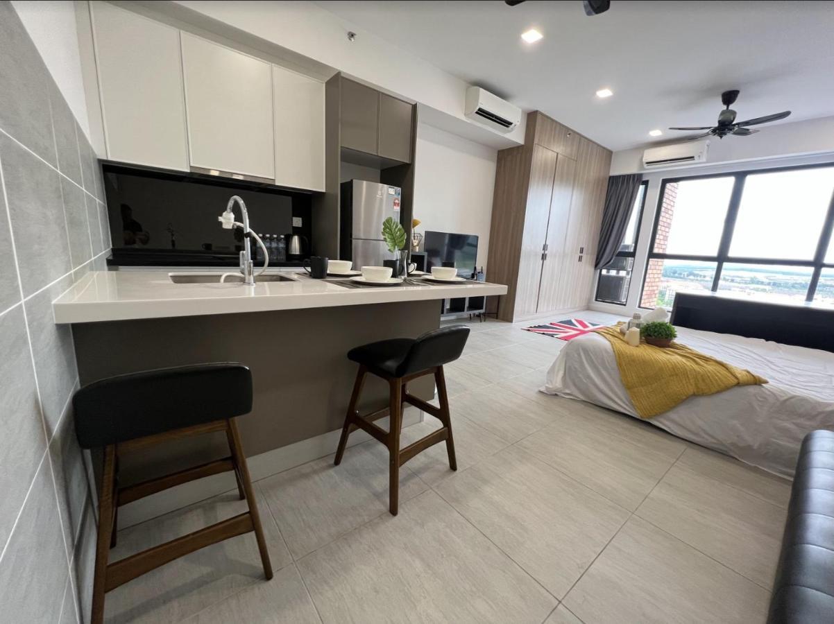 Free Parking # 2 Bed Family Bellsuite - Sepang Klia Kota Warisan Dış mekan fotoğraf